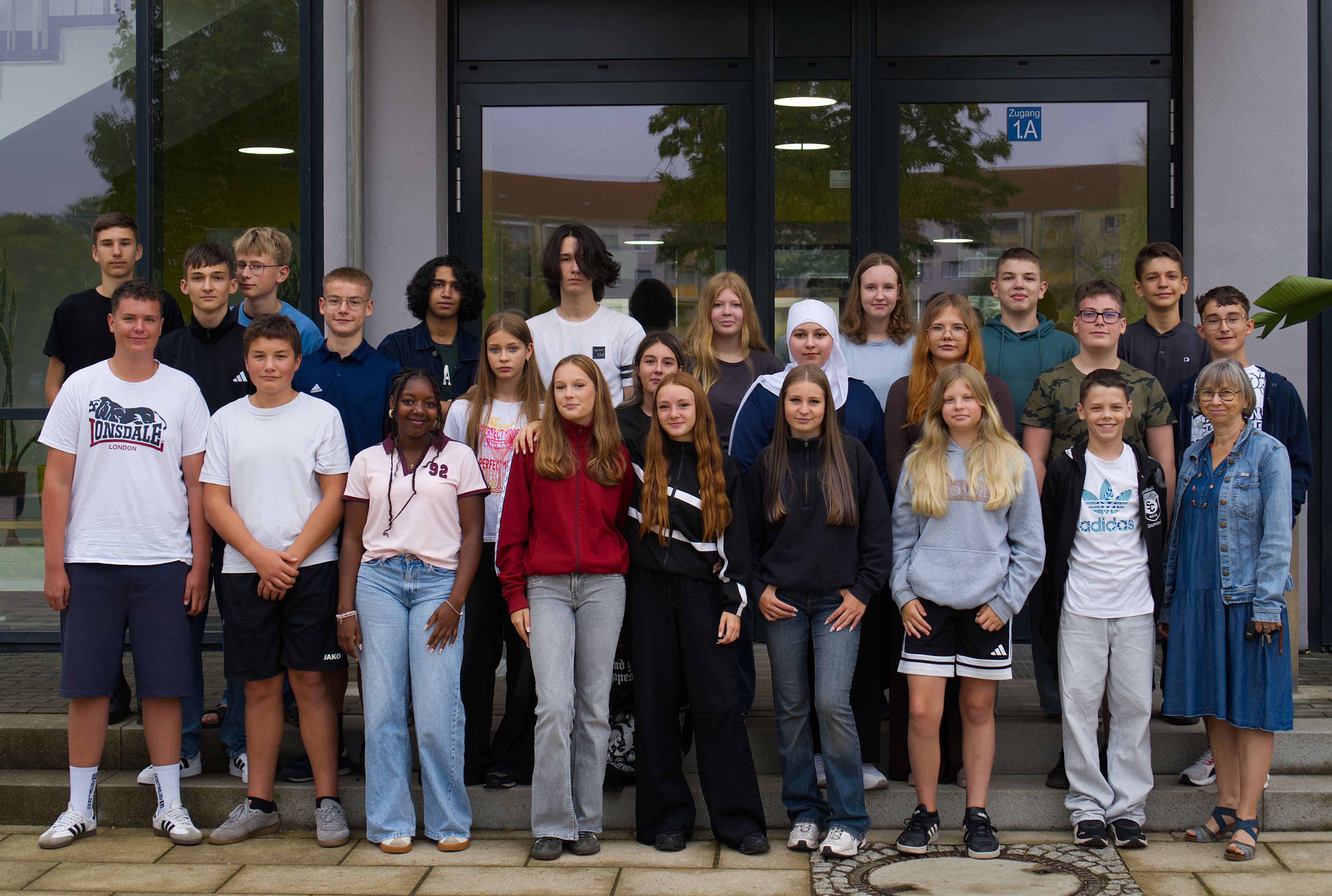 Das Bild zeigt die Klasse 8a.